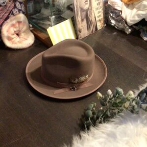 New! Rare wyethcocoa cashmere blend hat